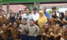 Wapres Gibran Kunjungi Sekolah Rakyat di Palembang, Dialog Hangat dengan Guru dan Siswa