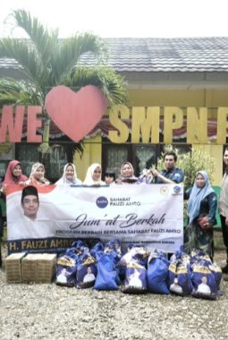 Dukung Program MBG Nasional, Fauzi H Amro Berbagi Sembako untuk Para Pendidik di Muratara